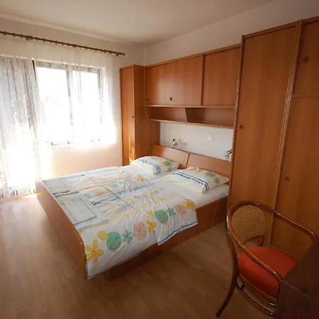 公寓 Ferienwohnung Fur 4 Personen Ca 90 M In Njivice, Kvarner Bucht Krk 奈维斯
