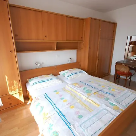 Apartamento Ferienwohnung Fur 4 Personen Ca 90 M In Njivice, Kvarner Bucht Krk *