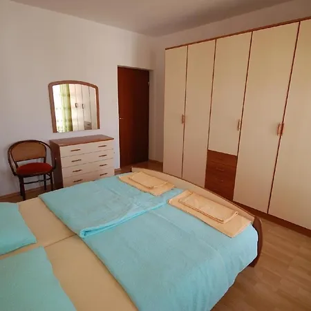 Ferienwohnung Fur 4 Personen Ca 90 M In Njivice, Kvarner Bucht Krk